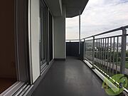バルコニーは幅があり、広い印象を受けました。