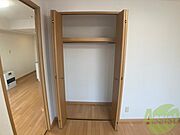 寝室の収納です。部屋がすっきり片付きます。