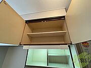 キッチン上の収納もたっぷり入るので、すっきり片付きます。