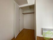 クローゼットがありました。お洋服や荷物はここへ