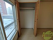 洋室にはクローゼットがあるのですっきり片付きそうです。