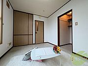 寝室です。部屋をどう使うかはあなた次第です！