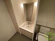 こちらに洗面台があります。朝の洗顔はこちらで。