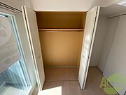 寝室の収納です。部屋がすっきり片付きます。