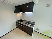 キッチンはスペースも広々していて使いやすそうですよ！