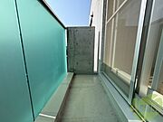 バルコニーです。洗濯物を干したり一息ついたりできますね！