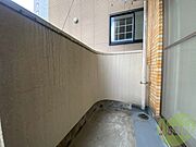 バルコニーは幅があり、広い印象を受けました。