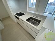 キッチンにはIHクッキングヒーターも完備です！