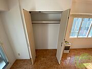 寝室の収納です。部屋がすっきり片付きます。