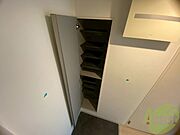 たくさん靴をしまえるシューズボックスになっていました！
