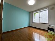木目のフローリングは落ち着きのある印象のお部屋になりますね。