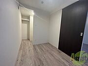 別角度から寝室を撮ってみました。家具の配置もしやすそう。