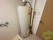電気温水器です。オール電化でお得で安心ですね。