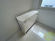 電気暖房です。冬場の寒い日でも安心ですね～
