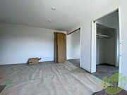 日当たりが良くて心地よく過ごせそうなお部屋です。