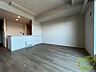 リビング/ダイニング：リビングを別角度から撮ってみました。家具の配置もしやすそう。