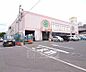 周辺：ライフ　西京極店まで62m 大型駐車場完備 阪急西京極駅にも近いですよ