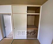布団などが収納できます。