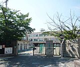 納所小学校まで350m 活気溢れる小学校です。