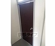 しっかりとしたドアです。