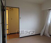 収納のある洋室です