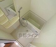 ゆったりセパレートの浴室、浴室乾燥機付です。