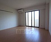 広々とした部屋です。