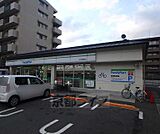 ファミリーマート ＪＲ宇治駅前店まで220m