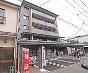 落ち着いた外観です。