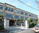桃山中学校まで174m 活気のある中学校です。