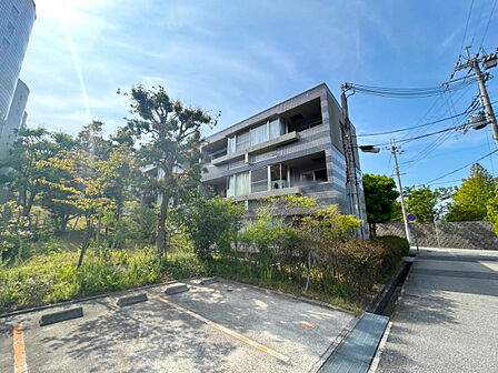 「神戸市立小部東小学校」徒歩23分、「神戸市立小部中学校」徒歩31分