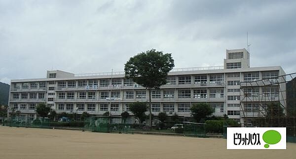 画像27:中学校「和歌山市立西脇中学校みらい分校まで1446m」