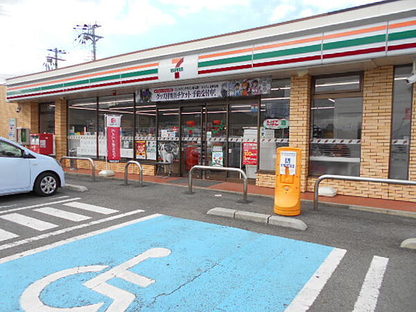 画像23:コンビニ「セブンイレブンマリーナ入口店まで1200m」