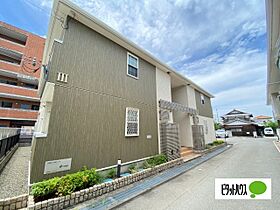 フォレスタ・高松III 201 ｜ 和歌山県和歌山市西高松２丁目16-1（賃貸アパート1LDK・2階・39.44㎡） その1