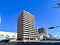 流行に左右され...