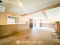 訪れるゲストや...