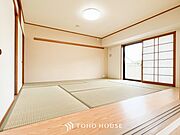 来客時や一息つきたいときなどに利用できる用途多様な空間です。