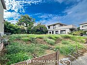閑静な住宅街の一角、ひと時のくつろぎが生まれ、ゆっくりと愛着が育まれていきます。