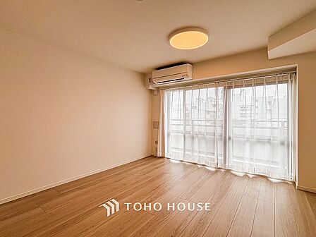 落ち着いた雰囲気に包まれた伸びやかな空間で、ゆったりと家族団らんの時間を過ごせます。
