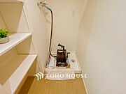 洗濯機を配置しても十分なスペースを確保しております。