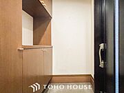 衣類だけでなく大きな荷物も収納でき、お部屋がすっきりします。