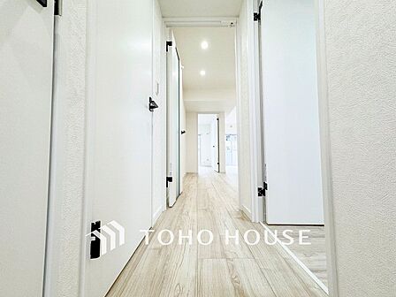 やわらかな陽射しがふりそそぎ、ゆったりした時間が流れる室内。