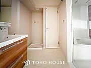 清潔感のあるプライベート空間は、身だしなみチェックや肌のお手入れに最適です。