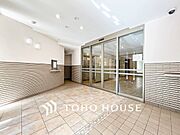 明るく開放感あるロビーは日常のオン・オフを切り替えてくれる大切な空間です。