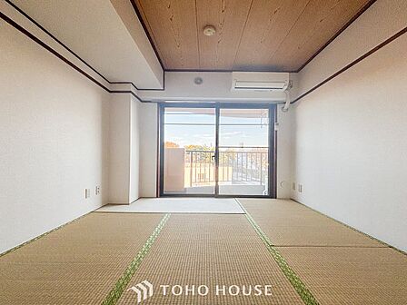 来客時や一息つきたいときなどに利用できる用途多様な空間です。