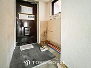 居住者の帰り、訪れる方を優しく迎えてくれる玄関です。