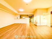 落ち着いた雰囲気に包まれた伸びやかな空間で、ゆったりと家族団らんの時間を過ごせます。