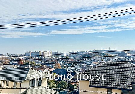 開放的で気持ちの良い眺望と青い空を満喫できます。