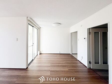 ここにはみんなが集い、食事と楽しい会話が始まるスペース。