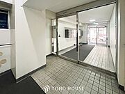 訪れるゲストや住む人を優しく迎え入れてくれる明るい空間です。